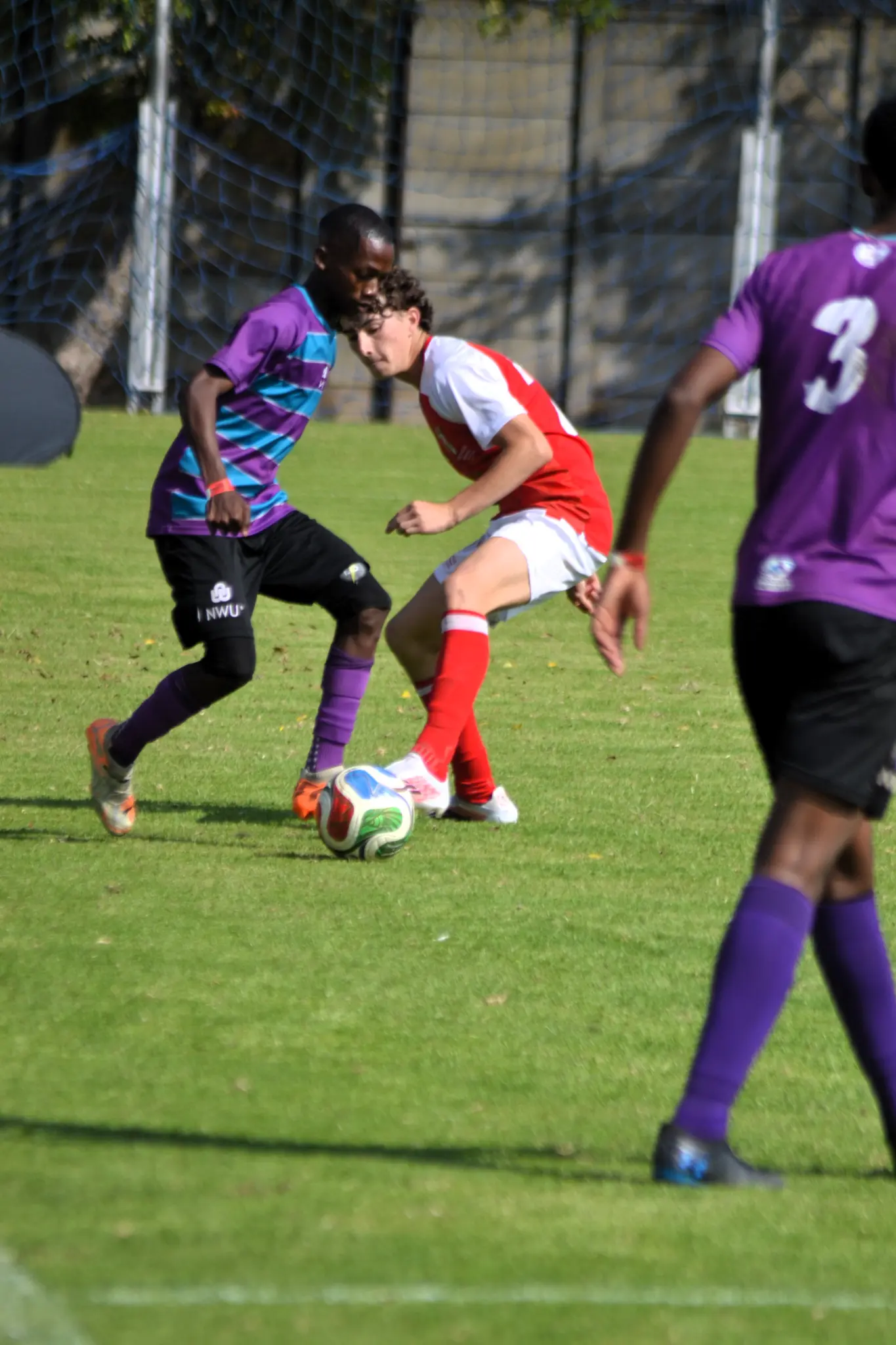 Close-Control Game Reading